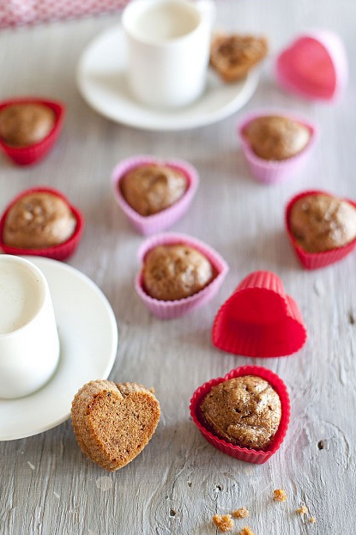 image petit déjeuner muffin tasse de café au lait pâte miel farine d amandes levure recette sucrée