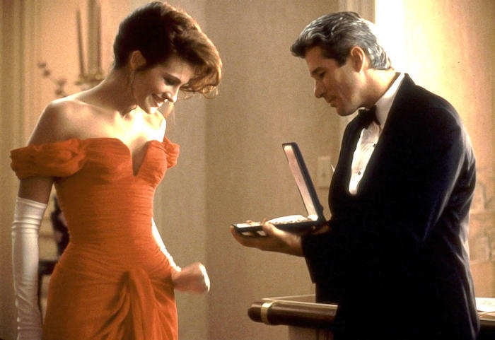 richard gear et julia robert vetue dans une robe rouge un scne du film pretty woman idée pour saint valentin