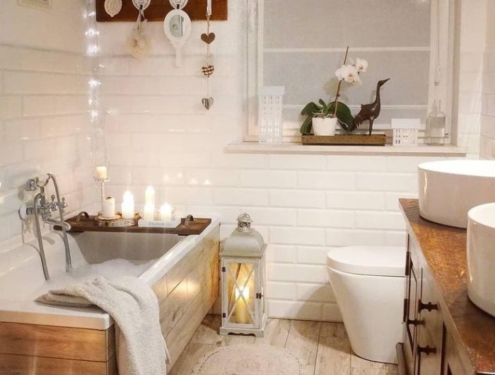salle de bain avec baignoire idée habillage baignoire bois salle de bain blanc et bois avec bougies meuble salle de bain bois