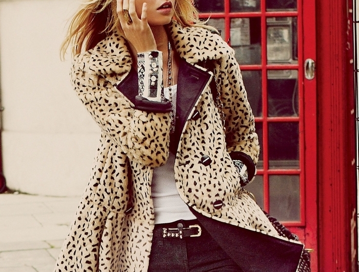 vetement leopard style boho capeline noire sac à franges manteau imprimés animaliers
