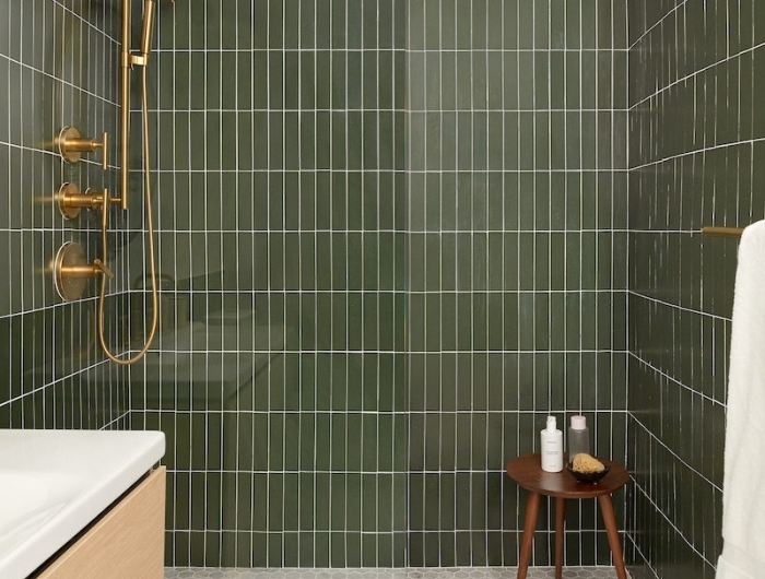 carrelage kaki décoration salle de bain meubles sous lavabo bois douche robinet laiton