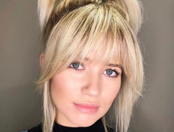 La frange rideau et pourquoi on adore cette coupe