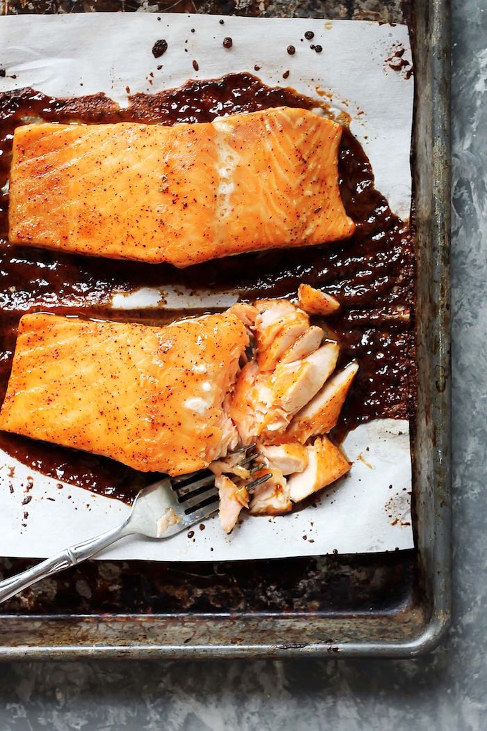idée repas en amoureux recette du saumon au four avec un glacage d erable