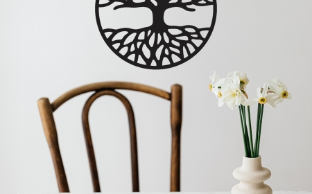 decoration murale metal arbre de vie melon tranché sur la table de suisine