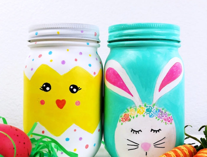 activité manuelle paques pots en verre recyclés et repeints à motif lapin ou poussin de paques