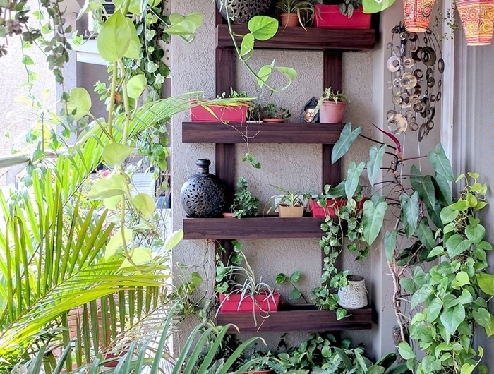 construction mur vegetal en palette facile diy rangement étagères pour plantes et objets déco