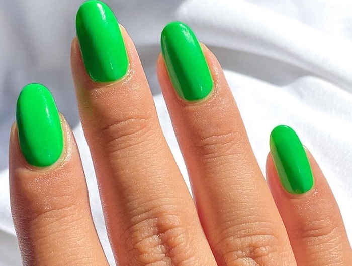 idee couleur ongle tendance vernis nuance vert ongles en gel facile uni couleur printemps