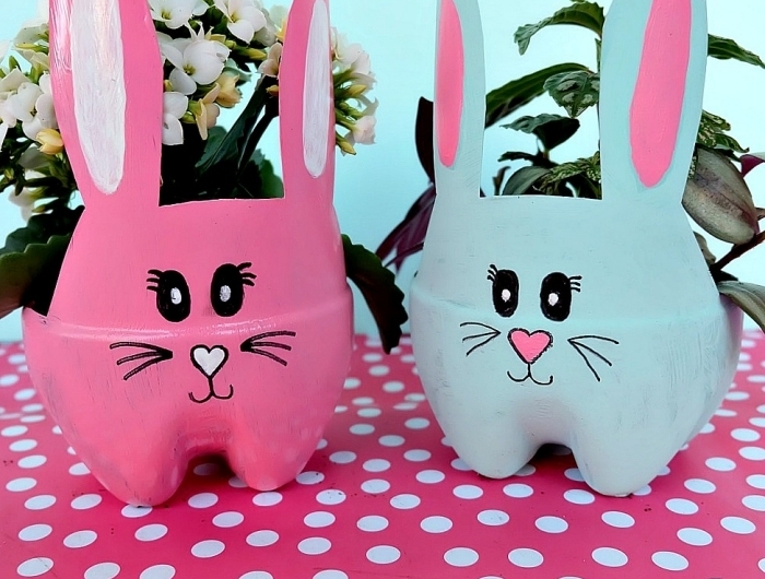 recyclage bouteille en plastique peinture acrylique pot fleur forme tête lapin bricolage paques maternelle