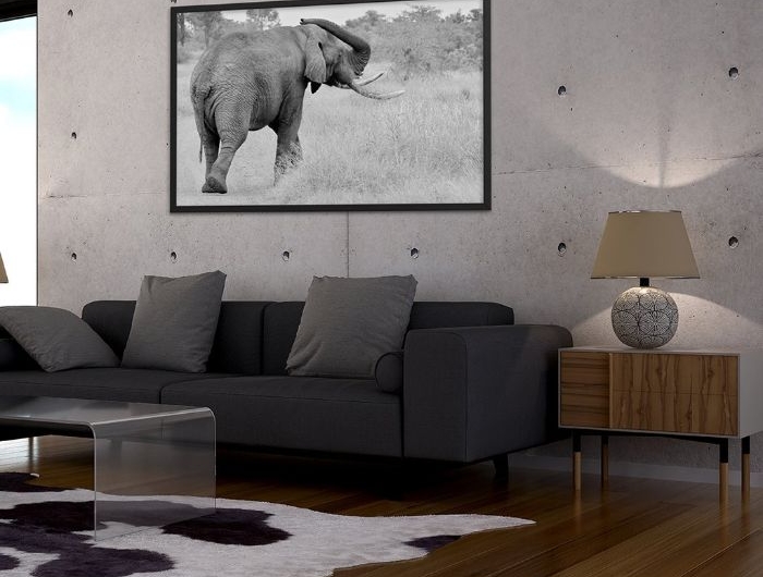 tableau pausage d afrique elephant dans un salon gris et blanc aux accents déco industrielle