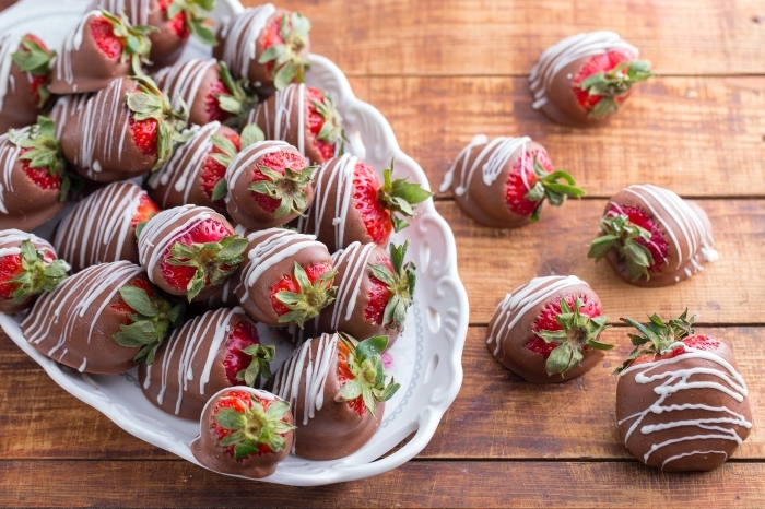 dessert aux fraises facile a faire soi même baies frempée dans chocolat fondu que faire avec fraises