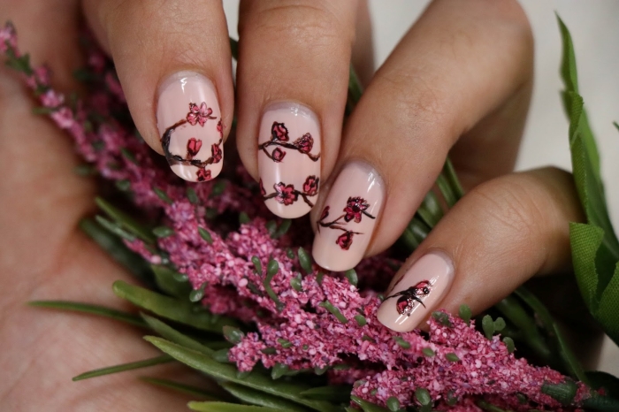 1001 + modèles inspirants d'un nail art fleur impressionnant