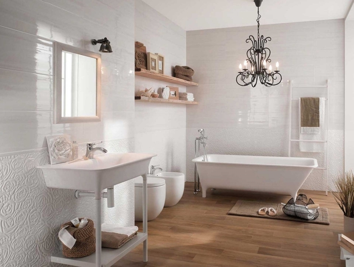 revetement sol salle de bain deco maison campagne moderne style minimaliste lustre noir étagère bois
