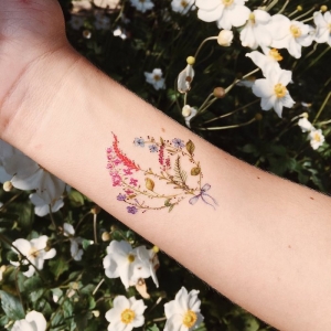 40 + idées d'un tatouage floral et ses significations