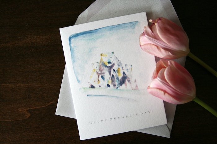 une idée de dessin pour maman avec des ours blancs sur une carte et deux tulipes roses