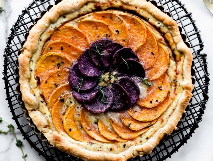 idée tarte salée forme classique ronde rondelle betterave herbes de provence patates douces