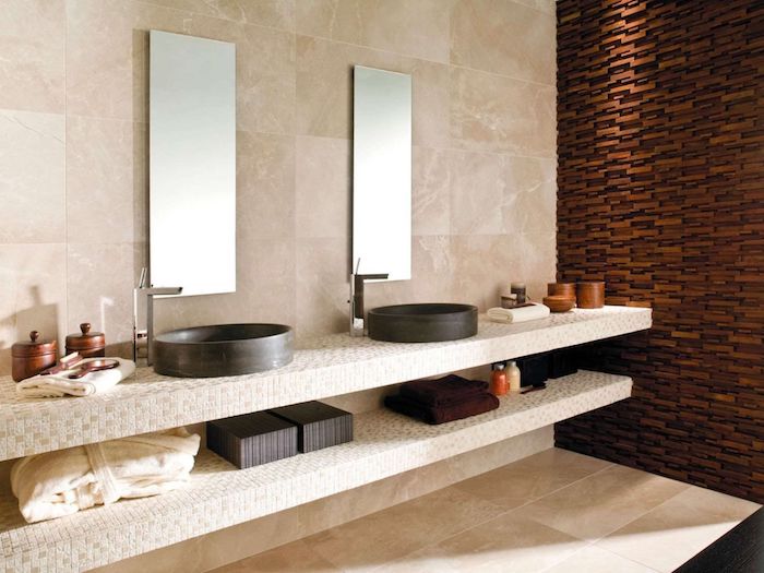 salle de bain travertin et noir style épuré mur en bois meuble sous évier en pierre
