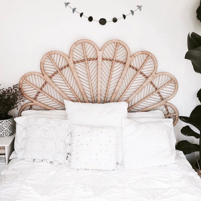 tete de lit bohème beige en macramé linge de lit blanc et mur blanc style épuré