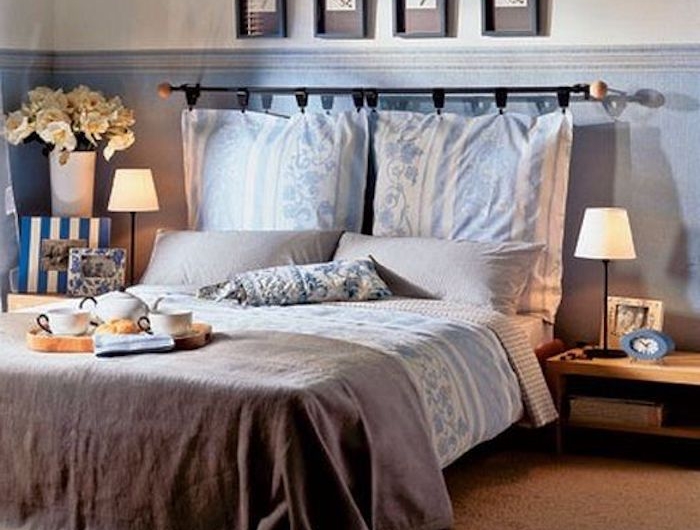 tete de lit coussin suspendu diy coussins et couvertures en blanc et bleu couverture marron murs en blanc et bleu
