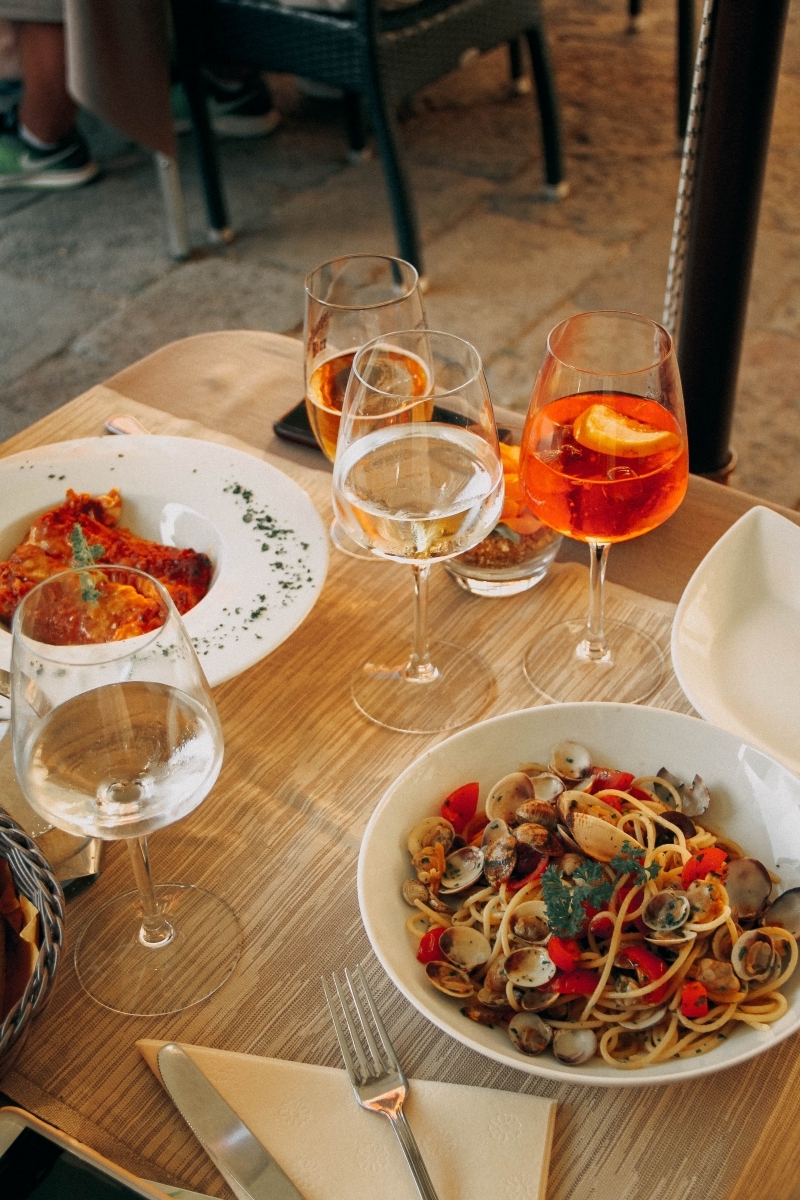 apero italien table diner romantique été fruits de mer sauce tomate
