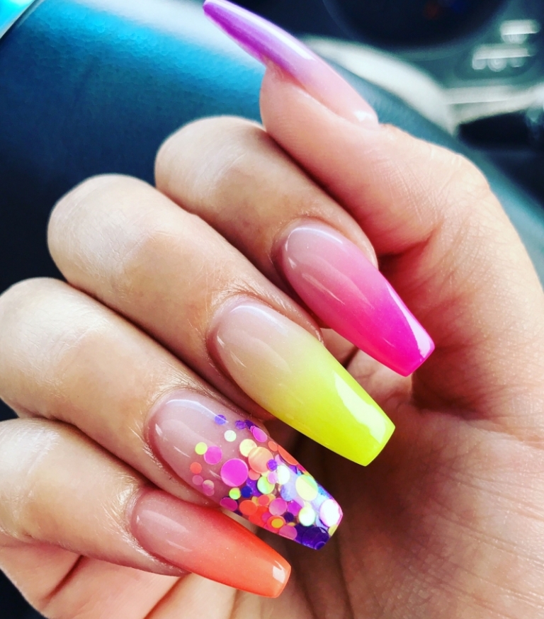 Le baby boomer le nail art tendance pour mains stylés et élégants