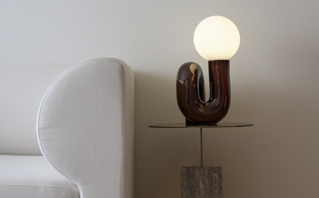 bout de canapé lampe design avec ampoule grande pied de béton