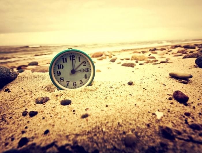 combien de temps au soleil pour bronzer une montre sur le sable