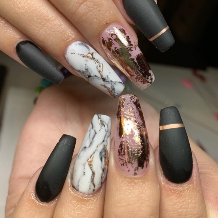 Tendance Ongle En Gel 2021 Déco d'ongle marbré : une des tendances phares de l'année 2021