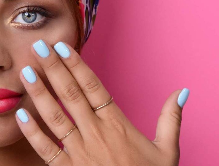 idées ongle en gel été 2021 vernis gel nuances de bleu couleurs tendances manucure