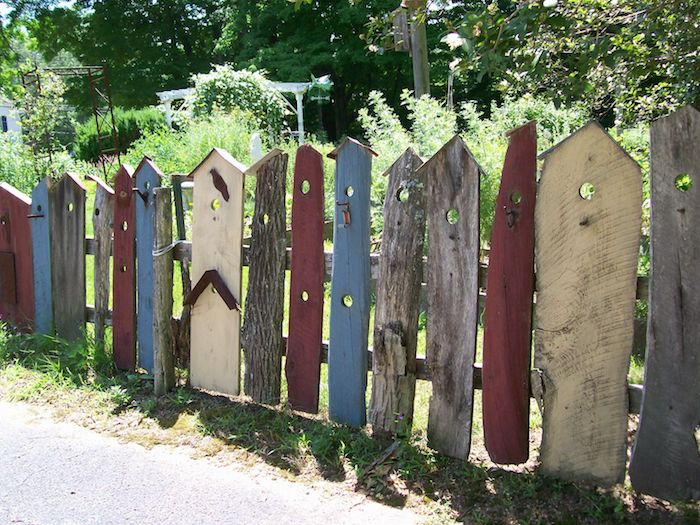 planches de bois recyclées pour faire brise vue cloture de jardin
