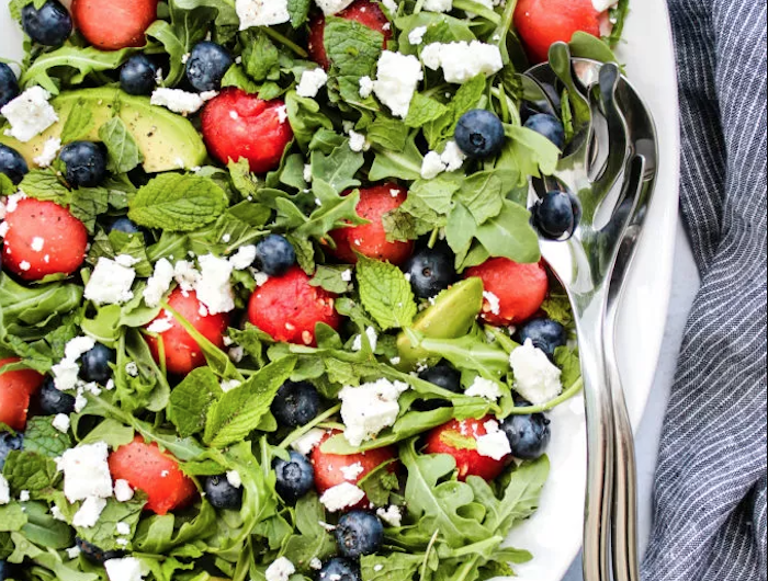 salade de pasteque roquette myrtilles avocat et feta recette d été