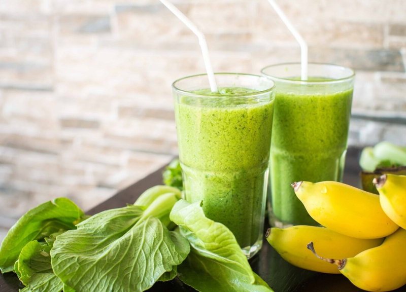 boisson energisante maison smoothie vert à la banane