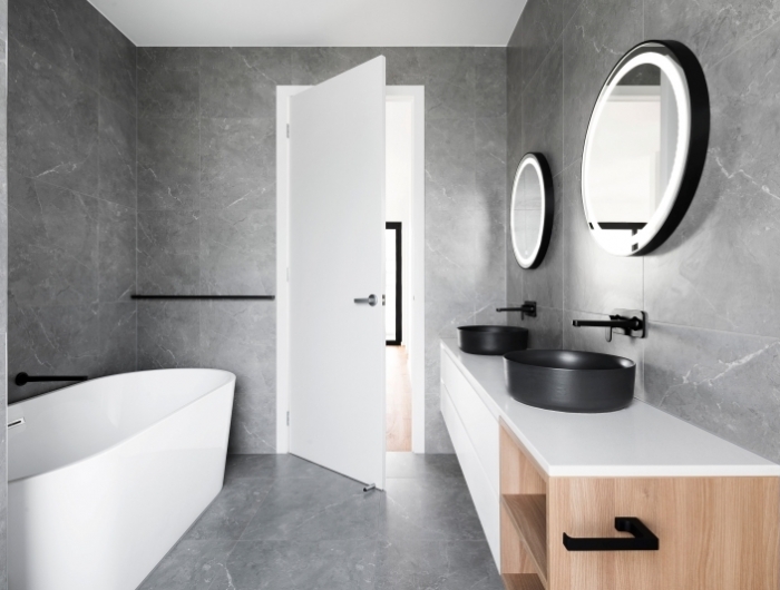 décoration intérieure style moderne salle de bain gris et blanc