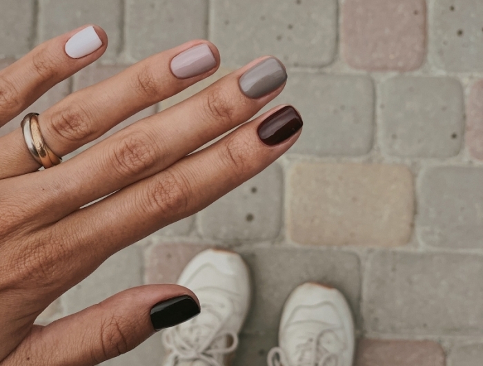 idée manucure automne 2021 ongles différentes couleurs nude