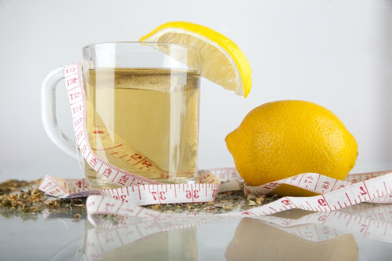le citron fait il maigrir un verre d eau avec une tranche de citron et un mètre