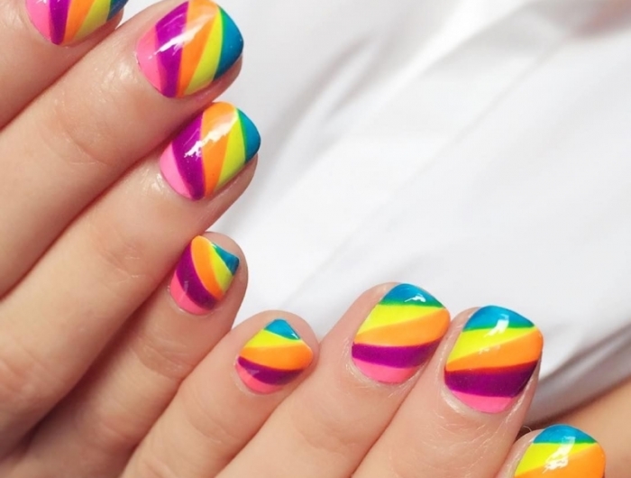 ongle fluo couleurs différentes nail art arc en ciel facile