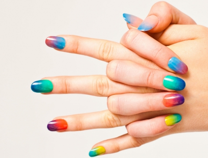 ongle multicolore fluо effet dégradé ongles formes vernis colorés