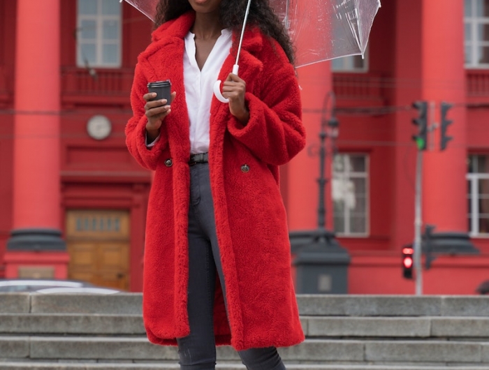 parapluie transparente pantalon gris manteau rouge comment s habiller quand il pleut
