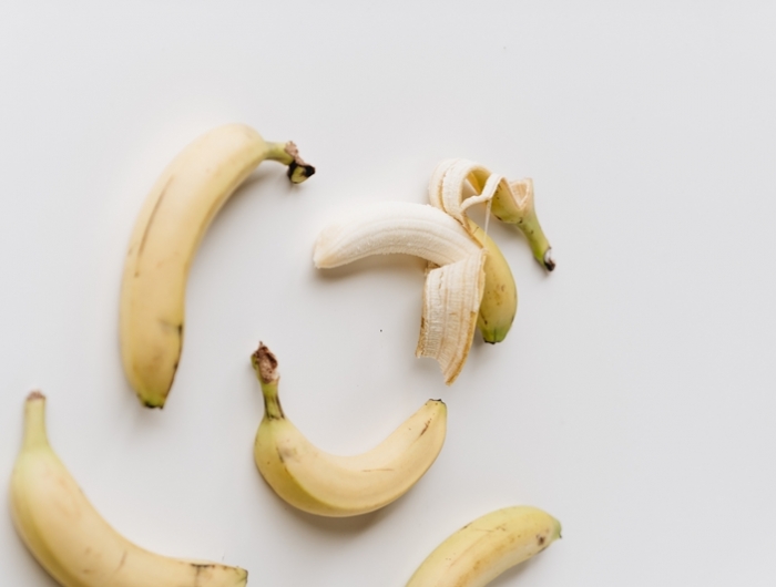 peau banane pelure fertilizant organique engrais maison produits fruits