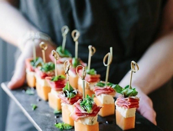 planche apéro originale une planche apéro avec des bouchées délicieuses