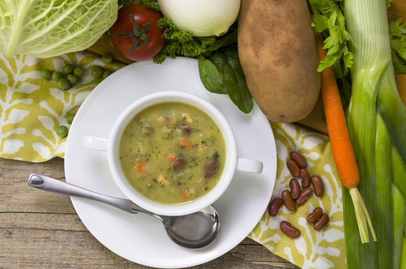régime intermittent soupe qui contient des ingrédients sains