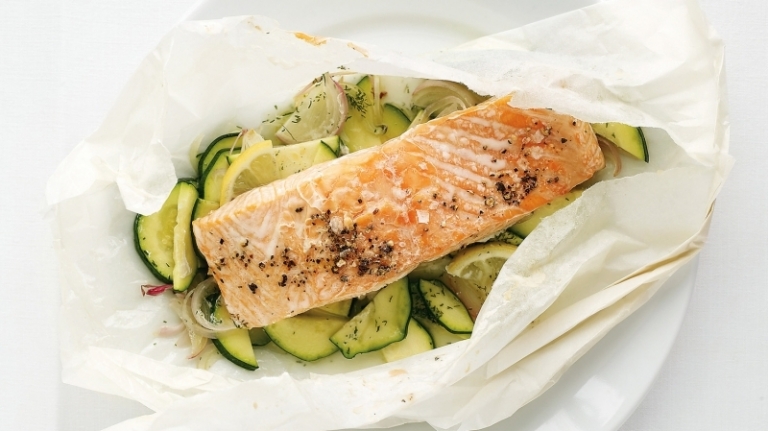 Comment cuire un saumon en papillote ? Conseils utiles et 5 recettes