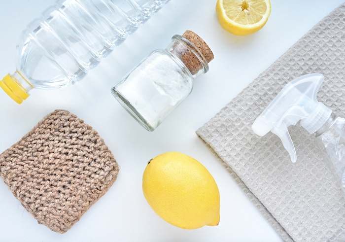 utiliser des produits naturels pour nettoyer frigo vinaigre blanc jus de citron bicarbonate de soude