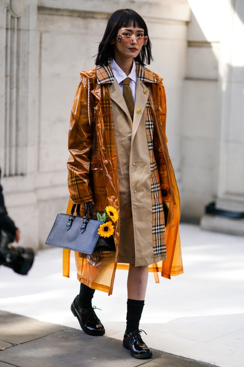 Tenue de pluie pour femme nos secrets pour affronter le mauvais