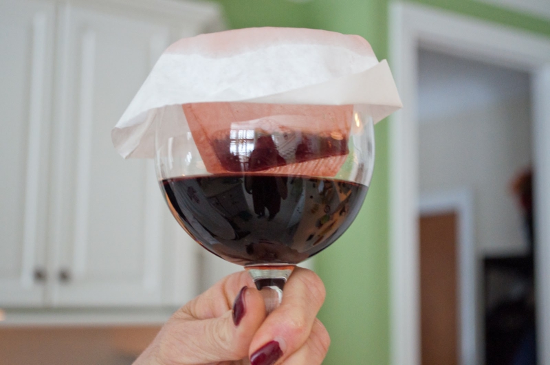 comment ouvrir une bouteille de vin sans tire bouchon filtrer le vin