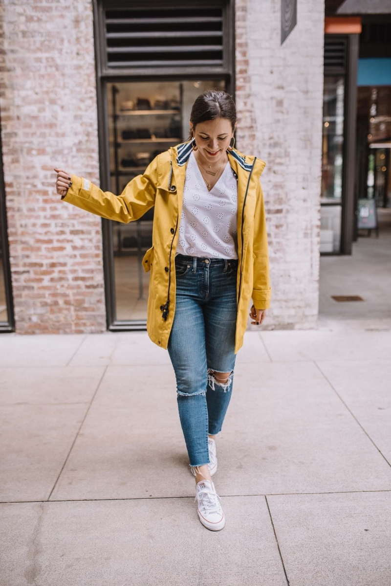 Tenue de pluie pour femme : nos secrets pour affronter le mauvais temps