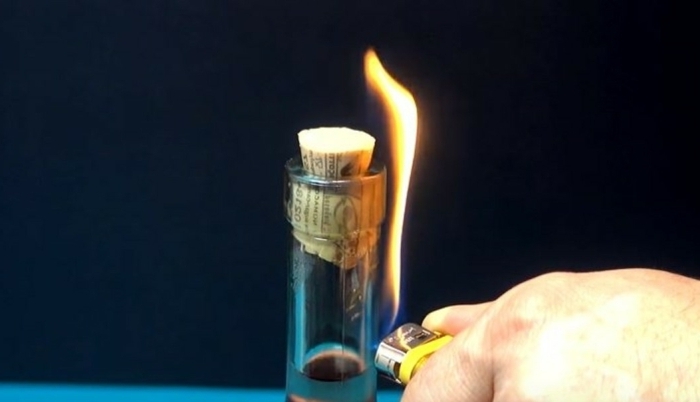 ouvrir une bouteille avec un briquet déboucher une bouteille par chaleur
