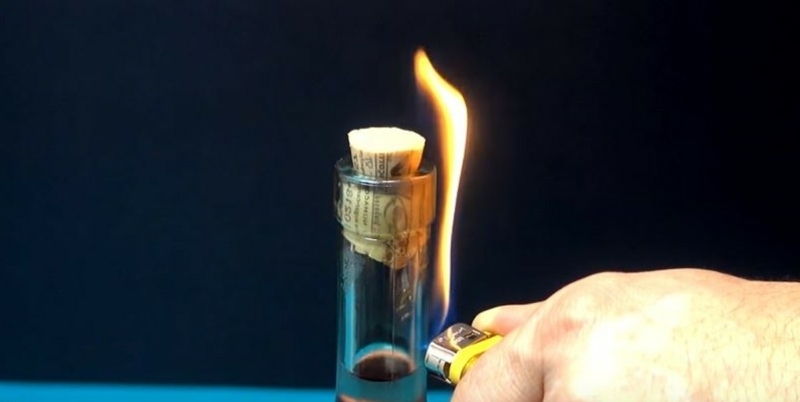 ouvrir une bouteille avec un briquet déboucher une bouteille par chaleur