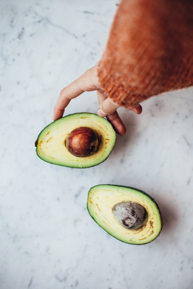 soften an open avocado with a stone and how to store it