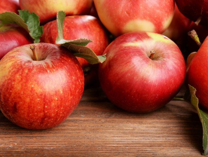 saison des pommes pommes rouges gala royale dans un panier