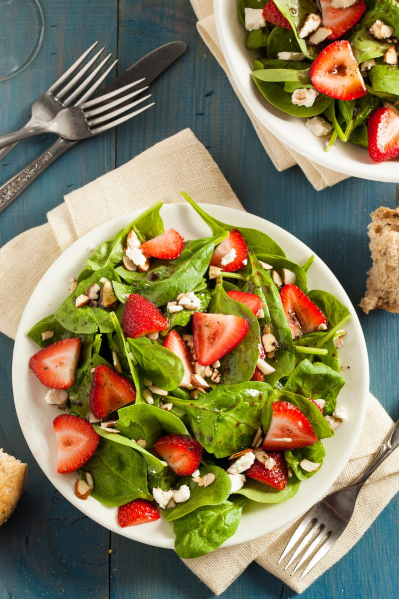 salade d'été à la fraise